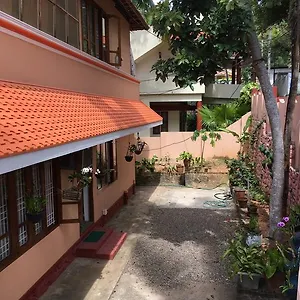 indira-guesthouse-lighthouse-beach.kerala-hotels.net/