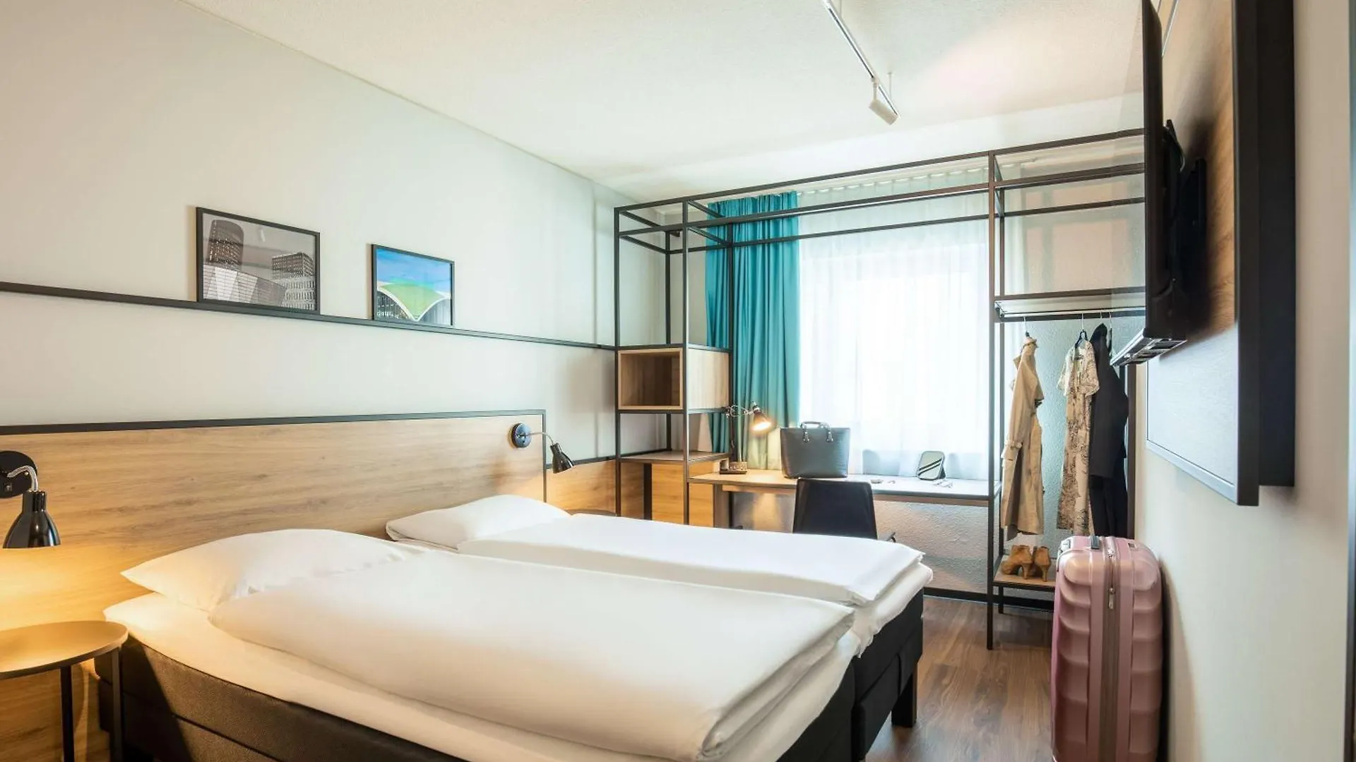 Ibis Hotel Dortmund City 3*,